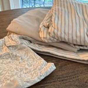 Luxurious Striped and Patterned Bedding Sheets